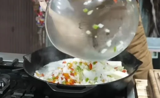 Build the Aromatic Garlic Base